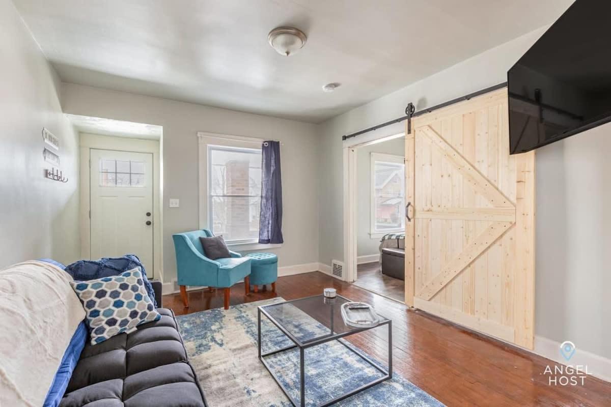 Newly Remodeled Apt, South Hills Old Brooklyn Area Cleveland Exterior foto